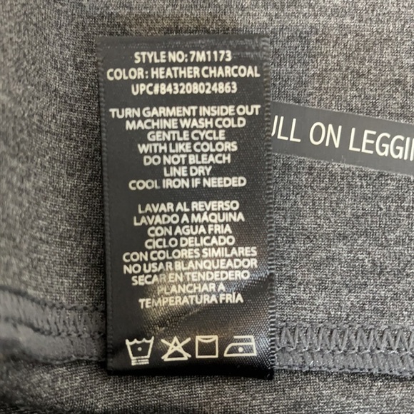 Seven7 4-Way Stretch Pull-On Legging Scallop Hem - Picture 12 of 12